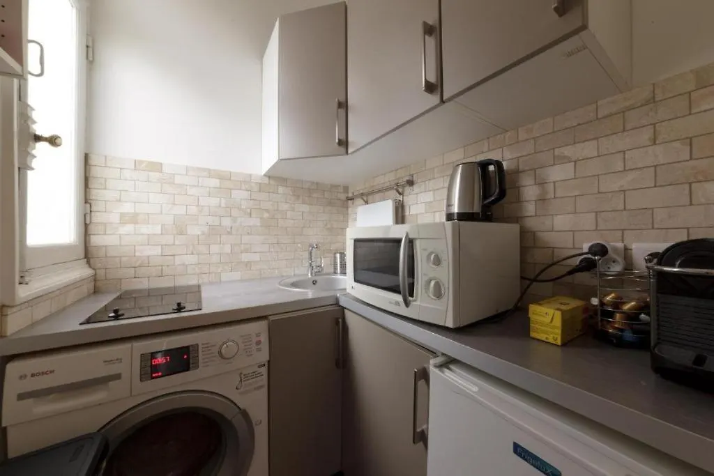 Studio - Avenue Champs-Elysee Paris Daire